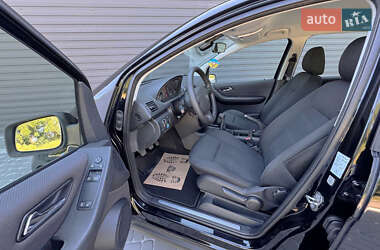 Хэтчбек Mercedes-Benz A-Class 2009 в 