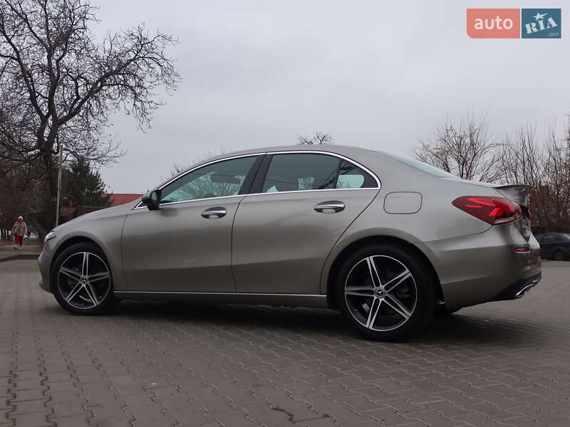 Седан Mercedes-Benz A-Class 2019 в Одессе