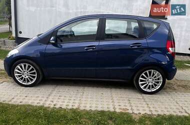 Хэтчбек Mercedes-Benz A-Class 2009 в 