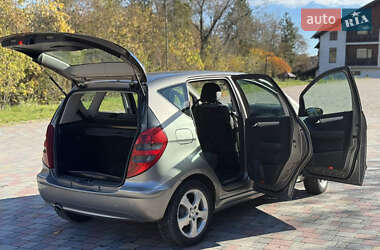 Хетчбек Mercedes-Benz A-Class 2004 в  фото 8 Хетчбек Mercedes-Benz A-Class 2004 в