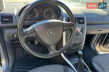 Хетчбек Mercedes-Benz A-Class 2004 в  фото 16 Хетчбек Mercedes-Benz A-Class 2004 в