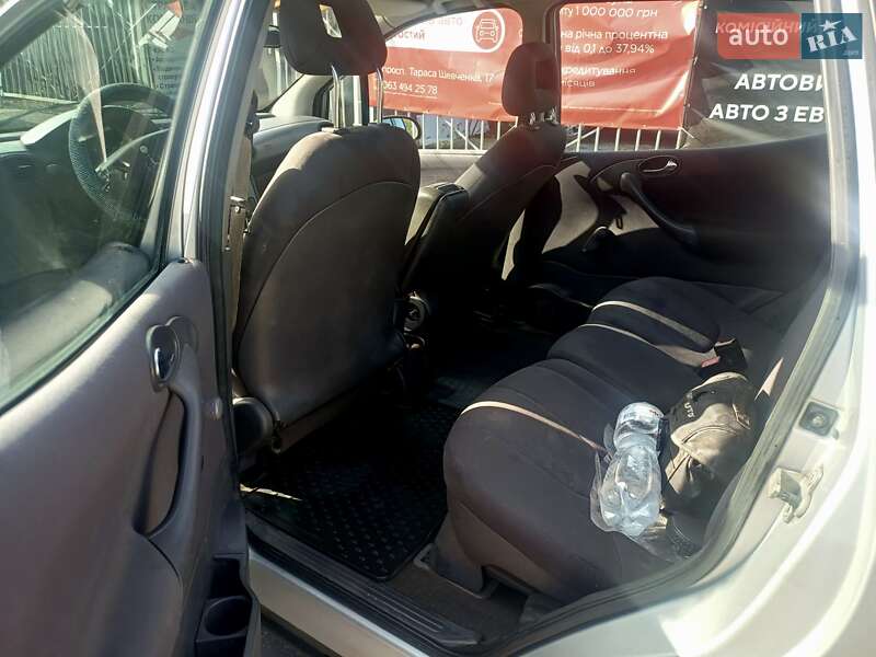 Хэтчбек Mercedes-Benz A-Class 2002 в Каменском фото 5 Хэтчбек Mercedes-Benz A-Class 2002 в Каменском