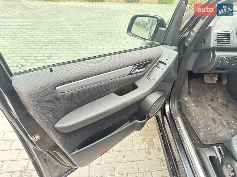 Хетчбек Mercedes-Benz A-Class 2009 в Києві фото 17 Хетчбек Mercedes-Benz A-Class 2009 в Києві