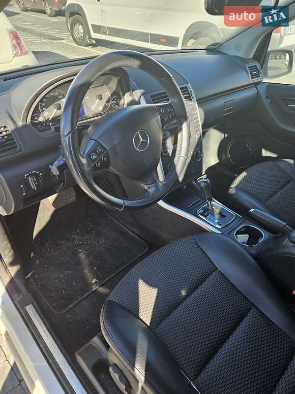 Хэтчбек Mercedes-Benz A-Class 2010 в Львове фото 7 Хэтчбек Mercedes-Benz A-Class 2010 в Львове