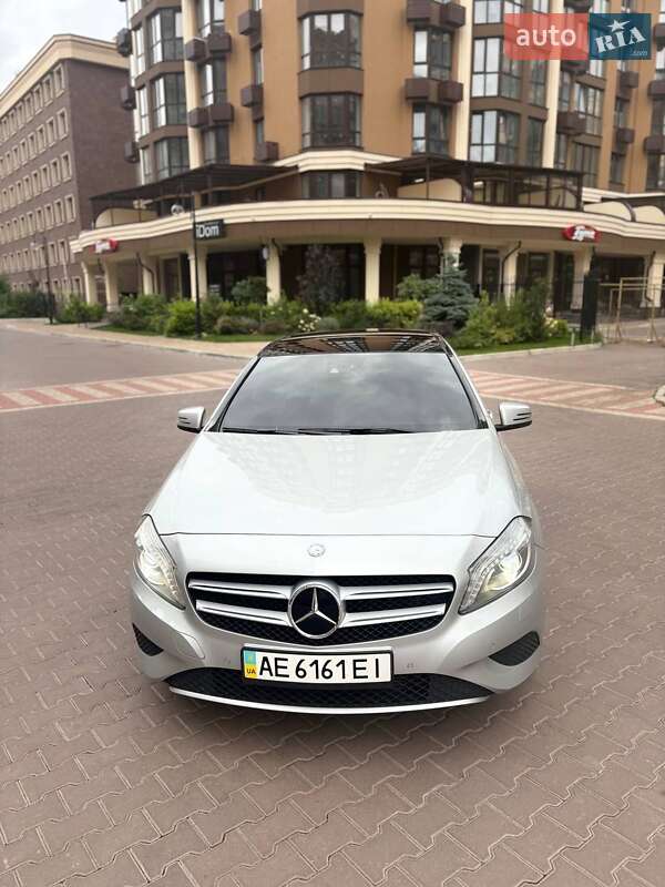 Хетчбек Mercedes-Benz A-Class 2012 в Києві фото 10 Хетчбек Mercedes-Benz A-Class 2012 в Києві