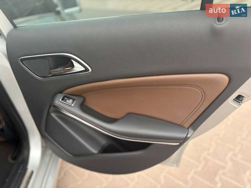 Хетчбек Mercedes-Benz A-Class 2012 в Києві фото 50 Хетчбек Mercedes-Benz A-Class 2012 в Києві