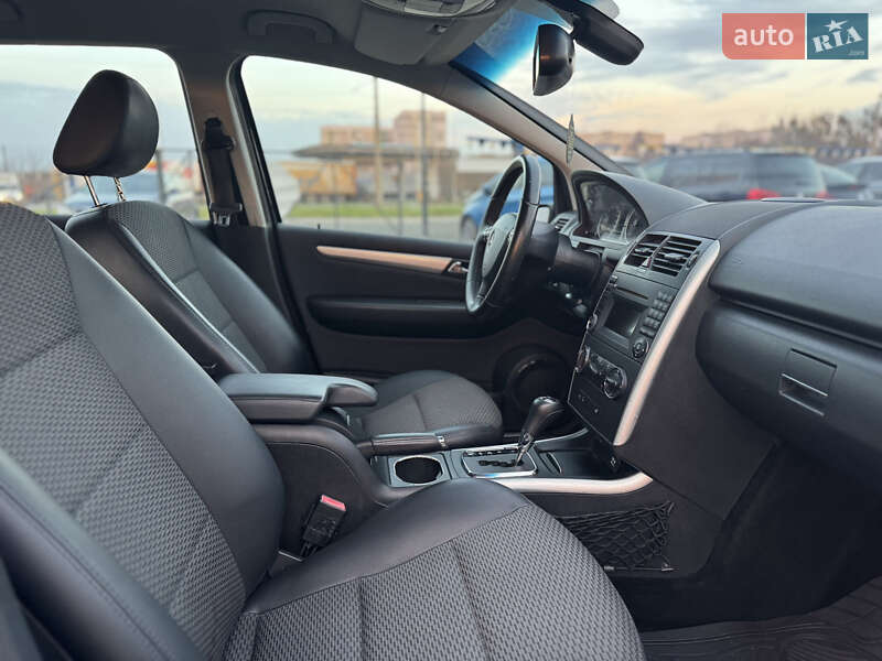 Хэтчбек Mercedes-Benz A-Class 2011 в Луцке фото 31 Хэтчбек Mercedes-Benz A-Class 2011 в Луцке