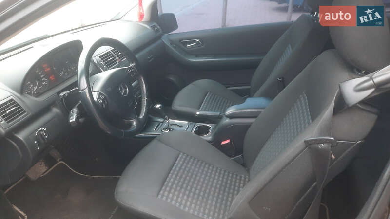 Хэтчбек Mercedes-Benz A-Class 2010 в Киеве фото 17 Хэтчбек Mercedes-Benz A-Class 2010 в Киеве