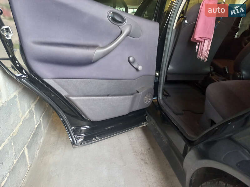 Хэтчбек Mercedes-Benz A-Class 2003 в Золотоноше фото 5 Хэтчбек Mercedes-Benz A-Class 2003 в Золотоноше