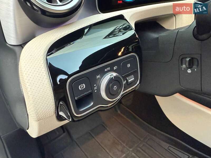 Седан Mercedes-Benz A-Class 2020 в Киеве