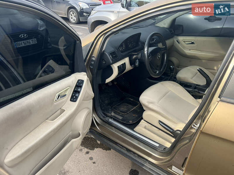 Хетчбек Mercedes-Benz A-Class 2010 в Одесі фото 6 Хетчбек Mercedes-Benz A-Class 2010 в Одесі