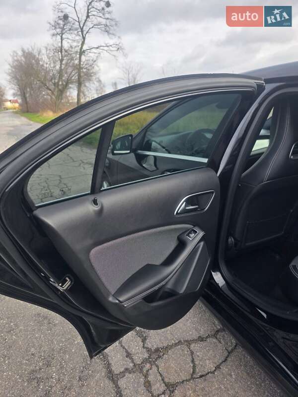 Хетчбек Mercedes-Benz A-Class 2015 в Києві фото 8 Хетчбек Mercedes-Benz A-Class 2015 в Києві