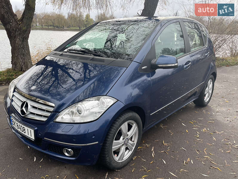 Хэтчбек Mercedes-Benz A-Class 2010 в Ровно фото Хэтчбек Mercedes-Benz A-Class 2010 в Ровно
