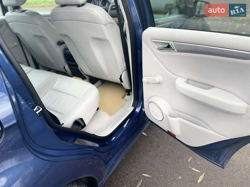 Хэтчбек Mercedes-Benz A-Class 2010 в Ровно фото 10 Хэтчбек Mercedes-Benz A-Class 2010 в Ровно