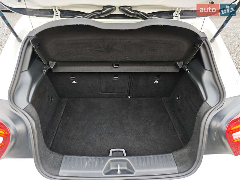 Хетчбек Mercedes-Benz A-Class 2016 в Луцьку