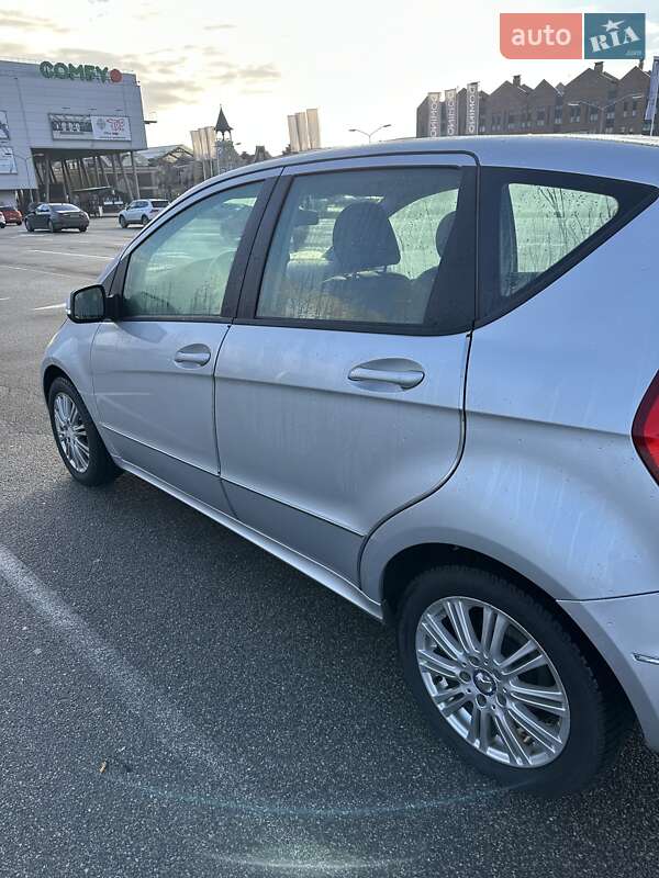 Хетчбек Mercedes-Benz A-Class 2010 в Києві фото 6 Хетчбек Mercedes-Benz A-Class 2010 в Києві