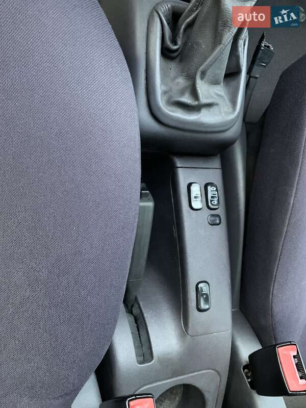 Хэтчбек Mercedes-Benz A-Class 2000 в Запорожье фото 18 Хэтчбек Mercedes-Benz A-Class 2000 в Запорожье