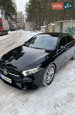 Седан Mercedes-Benz A-Class 2019 в Києві