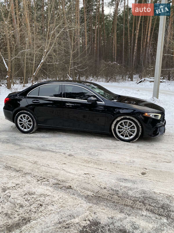 Седан Mercedes-Benz A-Class 2019 в Києві фото 15 Седан Mercedes-Benz A-Class 2019 в Києві