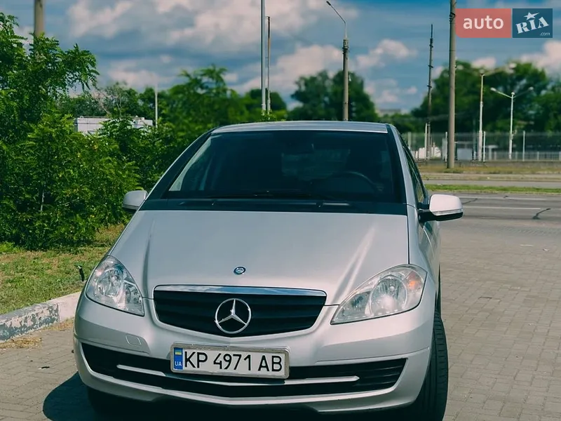 Mercedes-Benz A-Class 2011