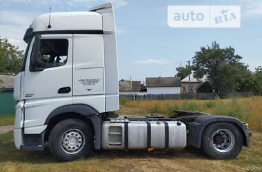 Тягач Mercedes-Benz Actros 2011 в Черкасах