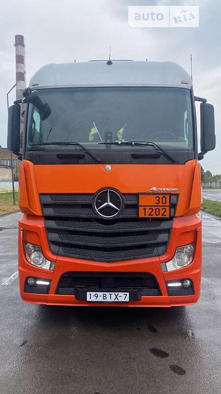 Тягач Mercedes-Benz Actros 2014 в Ровно