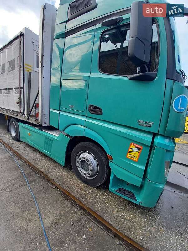 Тягач Mercedes-Benz Actros 2012 в Чернівцях