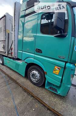 Тягач Mercedes-Benz Actros 2012 в Черновцах