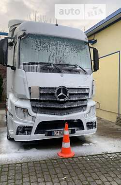 Тягач Mercedes-Benz Actros 2017 в 