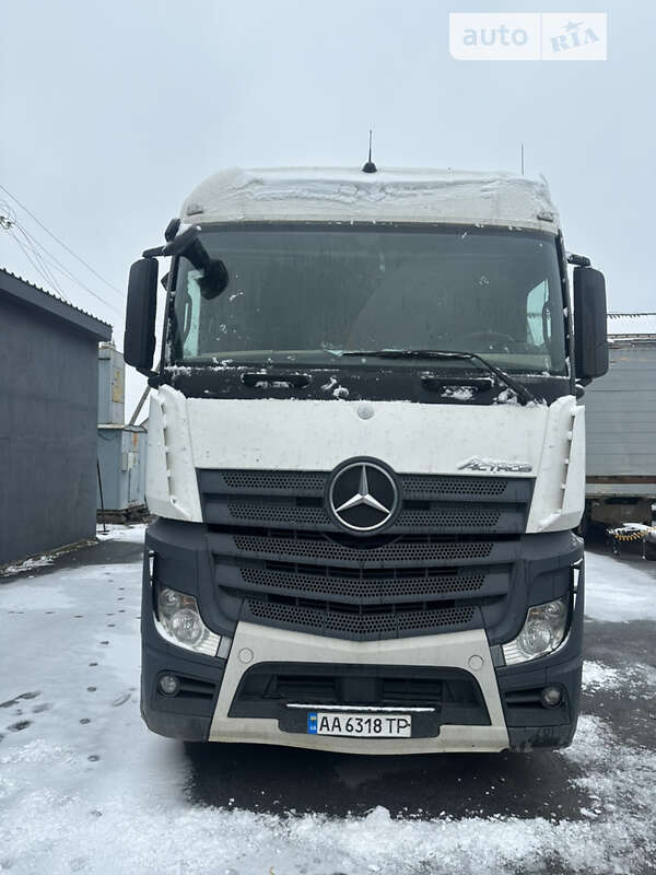 Контейнеровоз Mercedes-Benz Actros 2013 в Житомирі