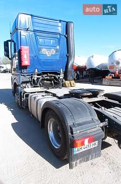 Тягач Mercedes-Benz Actros 2017 в 
