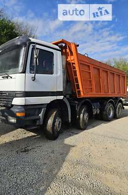 Самосвал Mercedes-Benz Actros 2000 в Черновцах