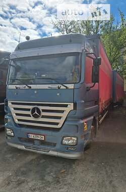 Тентований Mercedes-Benz Actros 2006 в Києві