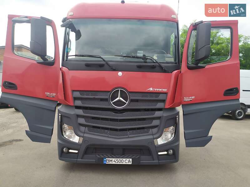 Тягач Mercedes-Benz Actros 2013 в 