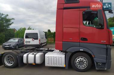 Тягач Mercedes-Benz Actros 2013 в 