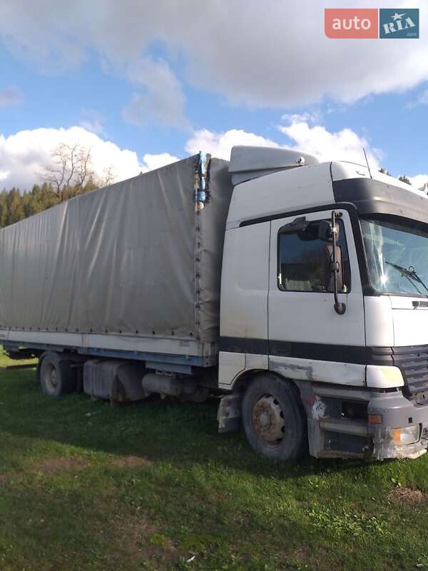 Тентованый Mercedes-Benz Actros 2000 в Гусятине