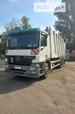 Мусоровоз Mercedes-Benz Actros 2005 в Киеве