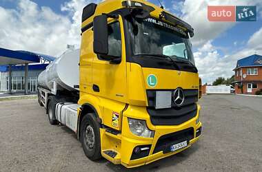 Тягач Mercedes-Benz Actros 2013 в Києві