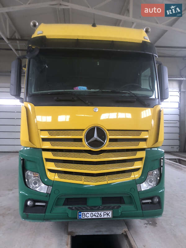 Тягач Mercedes-Benz Actros 2013 в Львове