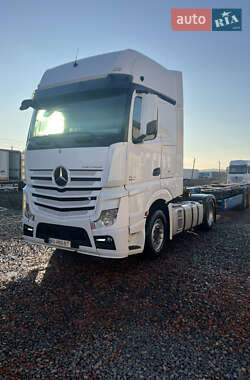 Тягач Mercedes-Benz Actros 2013 в Іршаві