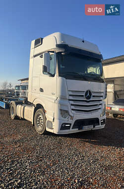 Тягач Mercedes-Benz Actros 2013 в Іршаві