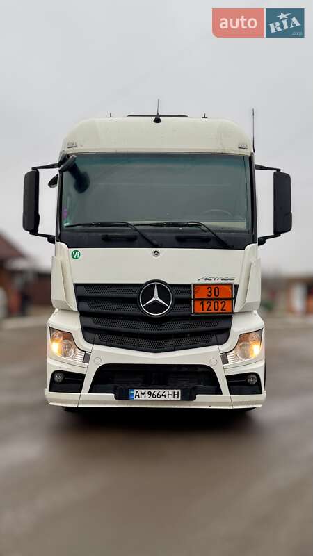 Бензовоз Mercedes-Benz Actros 2014 в 