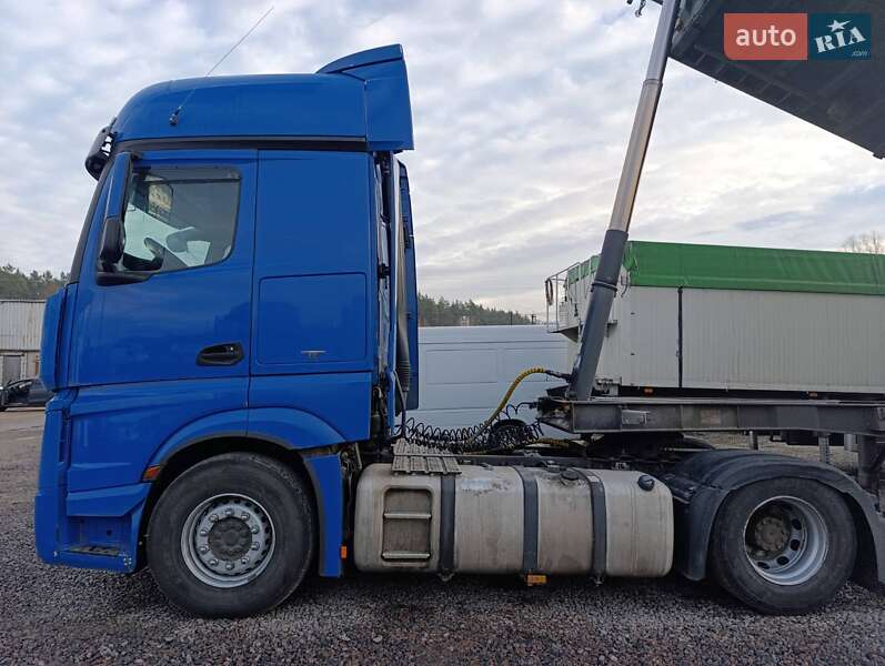 Тягач Mercedes-Benz Actros 2016 в Віті-Поштовій