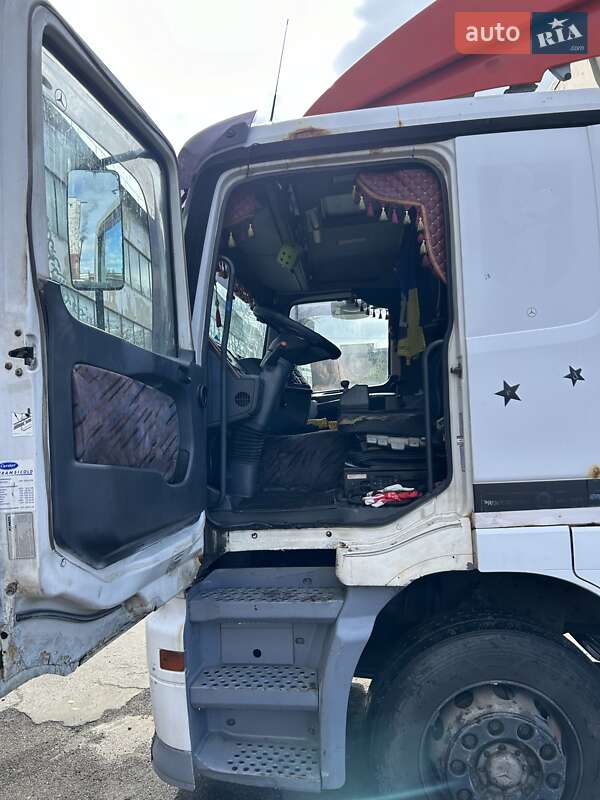 Грузовой фургон Mercedes-Benz Actros 2000 в Киеве