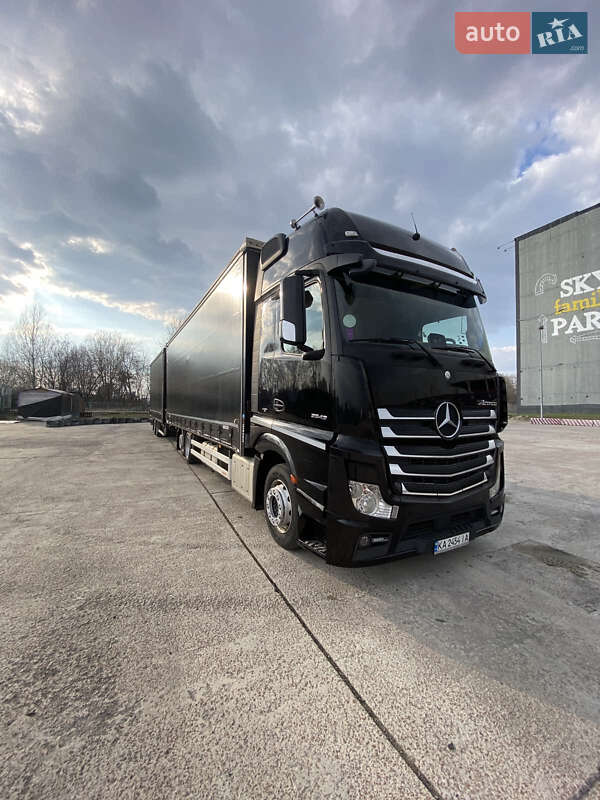 Тентований Mercedes-Benz Actros 2015 в Києві