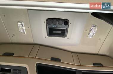 Тягач Mercedes-Benz Actros 2014 в 