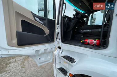 Тягач Mercedes-Benz Actros 2016 в 