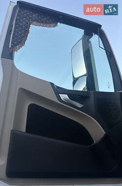 Тягач Mercedes-Benz Actros 2013 в 