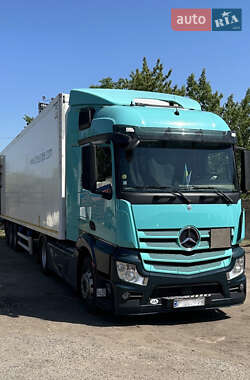 Тягач Mercedes-Benz Actros 2014 в 