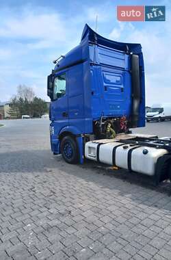 Тягач Mercedes-Benz Actros 2015 в 